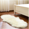 Faux Fur dengan Warna Karpet